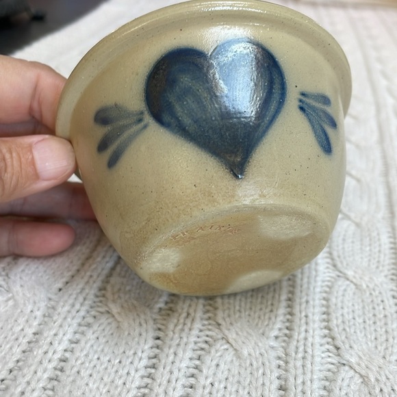 Conner Prairie Vintage 1993 Small Salt Glaze Prep Bowl Cobalt Blue Heart Design. - Picture 3 of 9